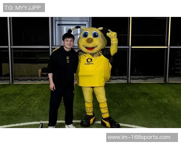 樊振东率队挑战多特吸引上千球迷现场助威波尔亲临助阵展现死忠风采